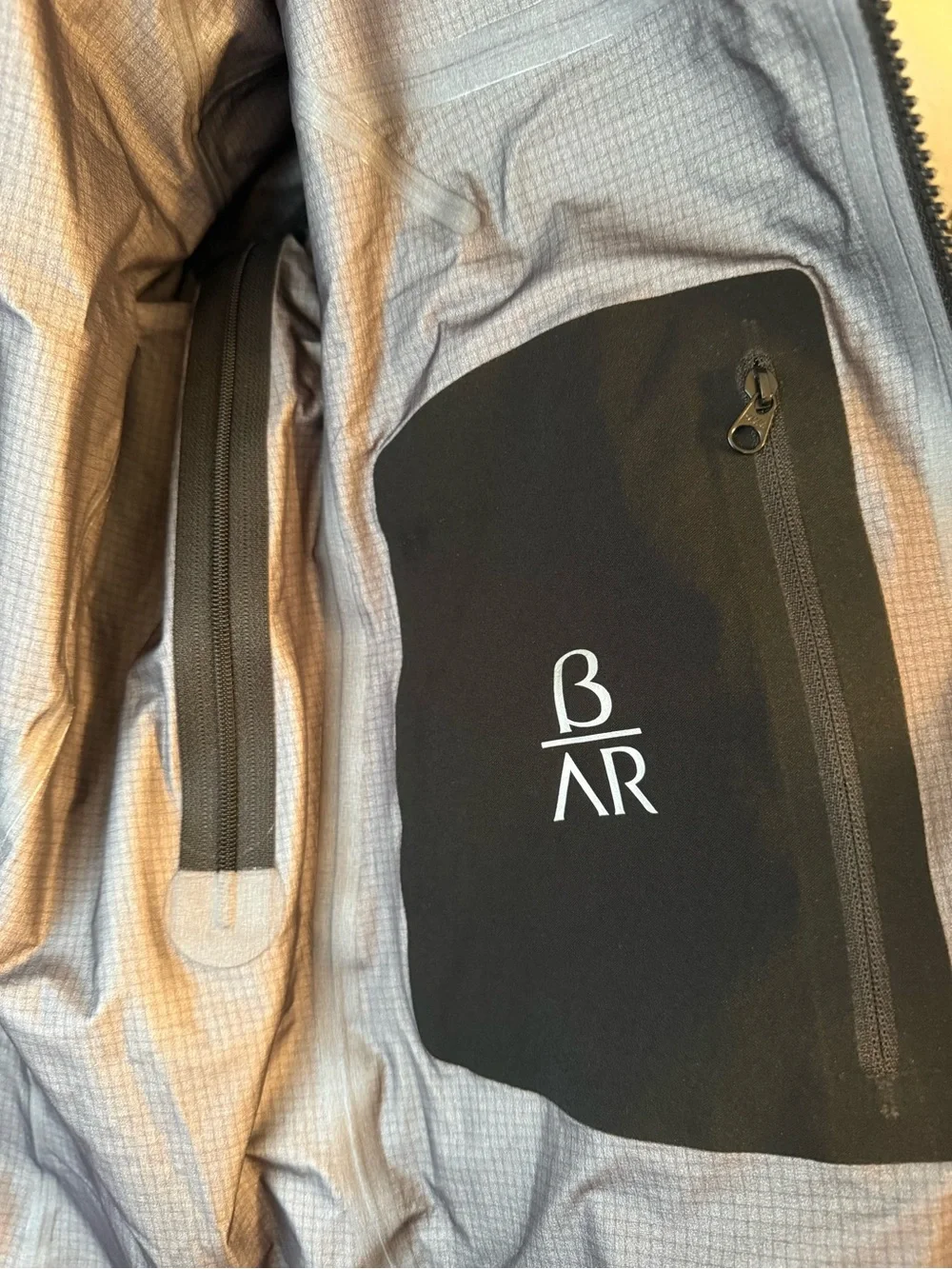 Arc'teryx Women’s Beta AR GORETEX PRO Size Small with Drop Hood Waterproof - Picture 2 of 7